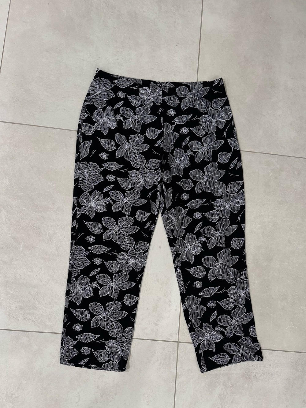 CLARA SUN WOO  Black and White Floral Pants 1X